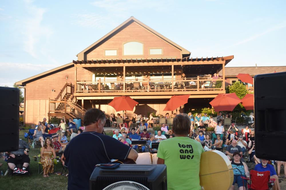 Tom & Wes Cellar 426 Vineyard, Winery, Ashland, NE